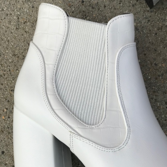 Qupid White Pointed Toe Ankle Block Heel Bootie - Picture 7 of 8